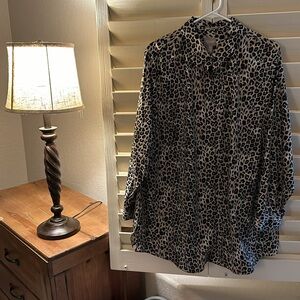 Chicos Animal Print No Wrinkle Long Sleeved Button Down Blouse Size 3 (XL)